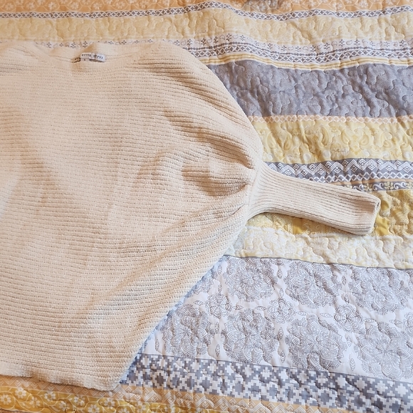 HYFVE, Women's Small Cream Sweater - Picture 10 of 10